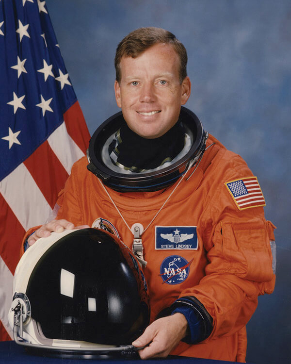 Astronaut Col. (ret) Steven Lindsey