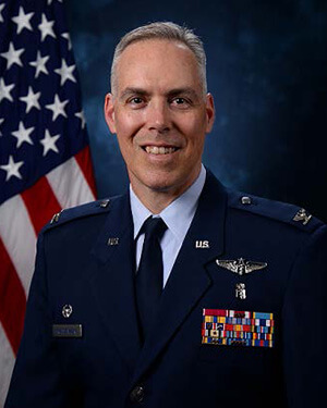 Official photo of Col. Grussendorf (10 MDG)