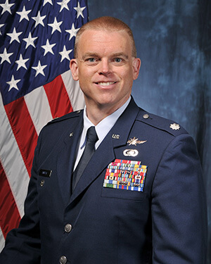 Official photo of Lieutenant Colonel Paul Kaster