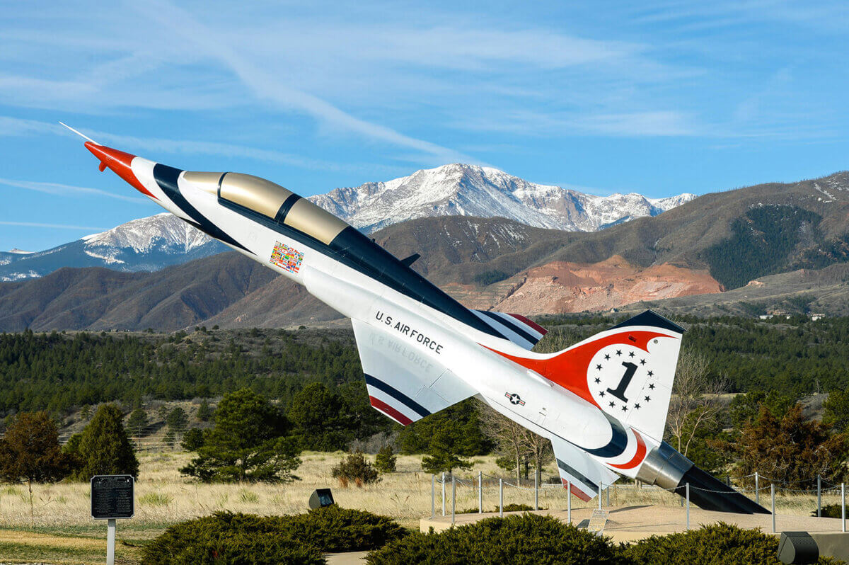 Jet in front of Pikes Peak
