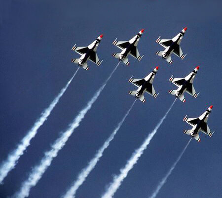 Image of the Air Force Thunderbirds demonstration team.
